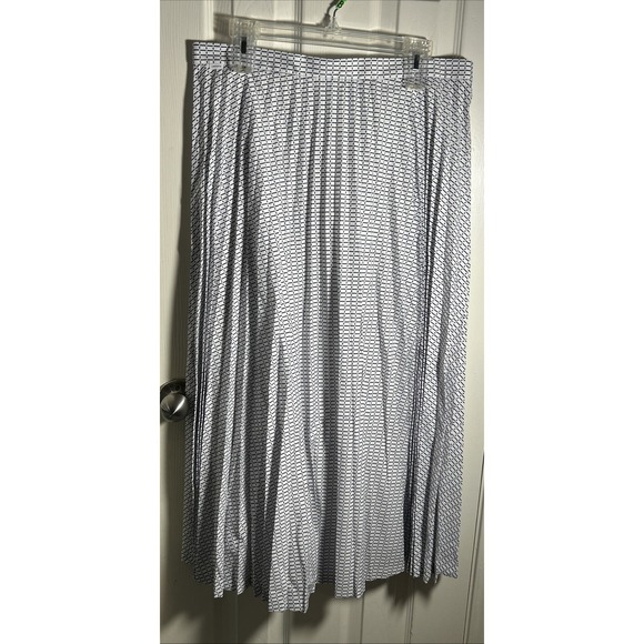 Lacoste Dresses & Skirts - LACOSTE Pleated Skirt , Size 42/10, White/Thermal Blue  NWT MSRP 195